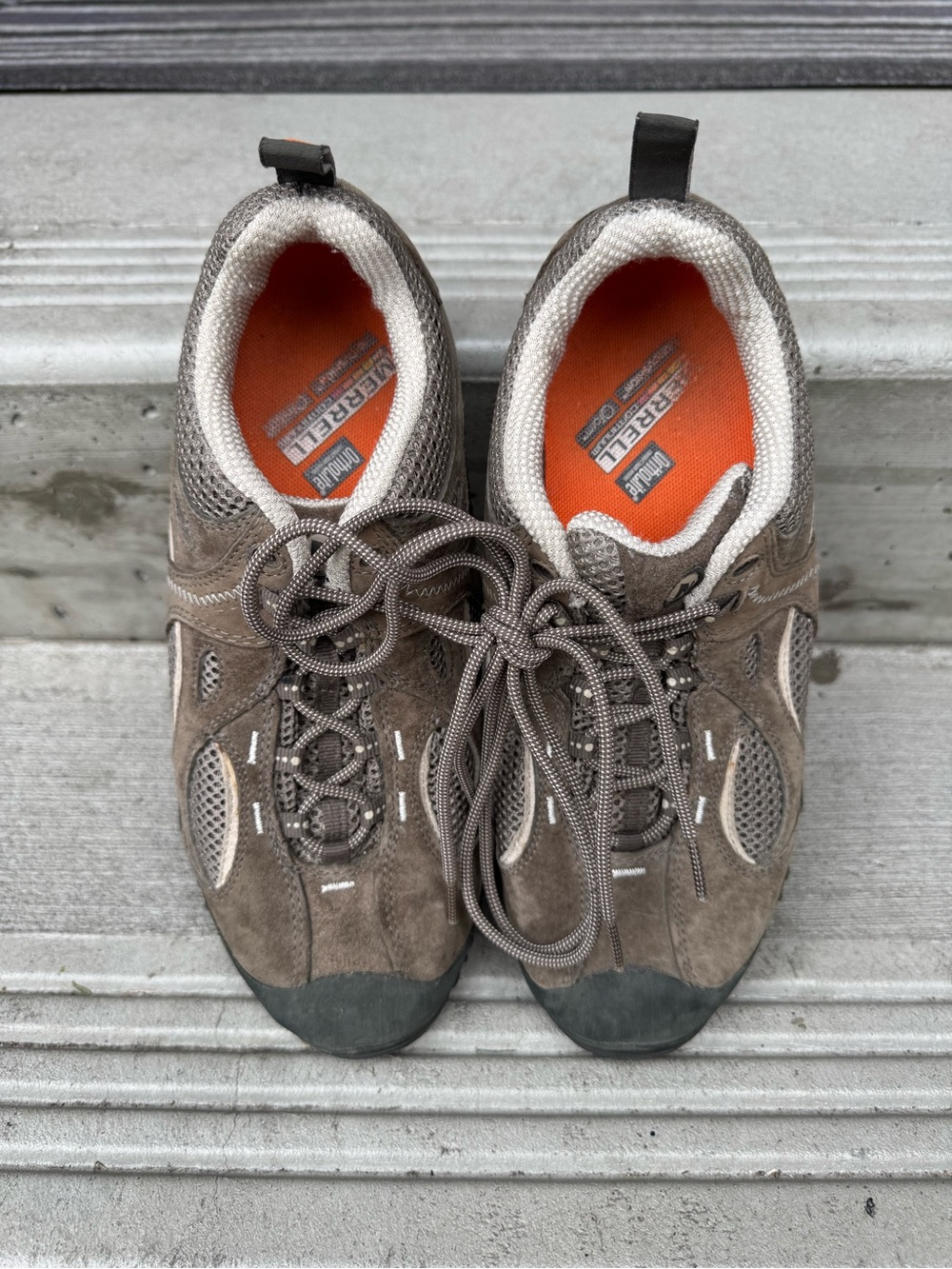Merrell Chameleon Arc Wind Hiking Shoes in EUC
